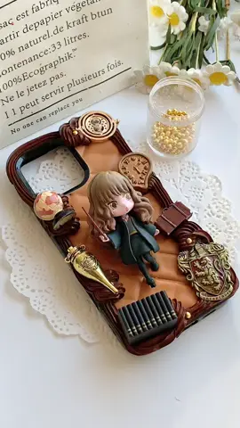 Feels like walking into the Gryffindor common room 🪄 📚 #decodenphonecase #giftidea #christmasgift #cutephonecase #harrypotter 