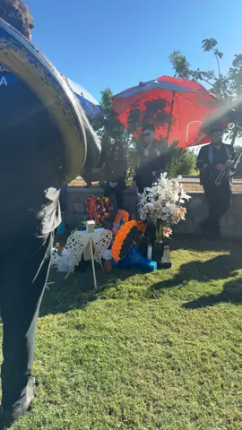 Recordando a Carlos parra con banda !! 🕊️🎸#losparras #carlosparra🕊️ #diademuertos #phoenixarizona 