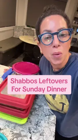 Nora was NOT in a leftovers mood so I made her a baked potatoes and topped it with the leftover steak and a ton of caramelized onions. Not gonna lie, I wanted her dinner too 😂 #leftovers #jewishfood #jewishtiktok #eatjewish 