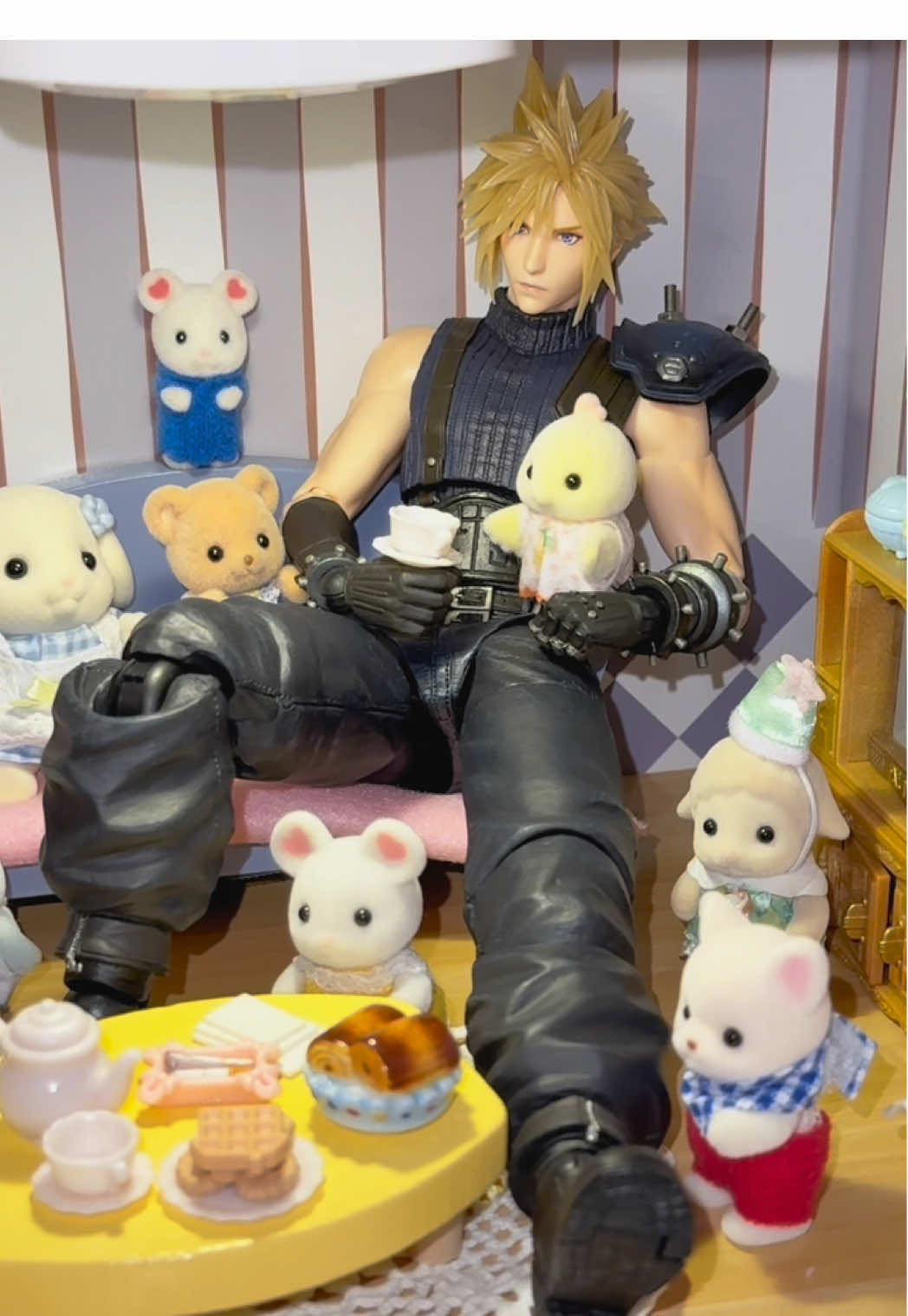 The cutest side quest ever #sylvanianfamilies #calicocritters #cloudstrife #finalfantasy7 #ff7rebirth  