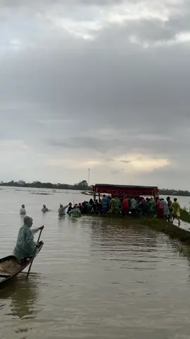 Thương lắm! Tình làng nghĩa xóm là đây . #đámtangmùamưalụt #TDPanthành #huế