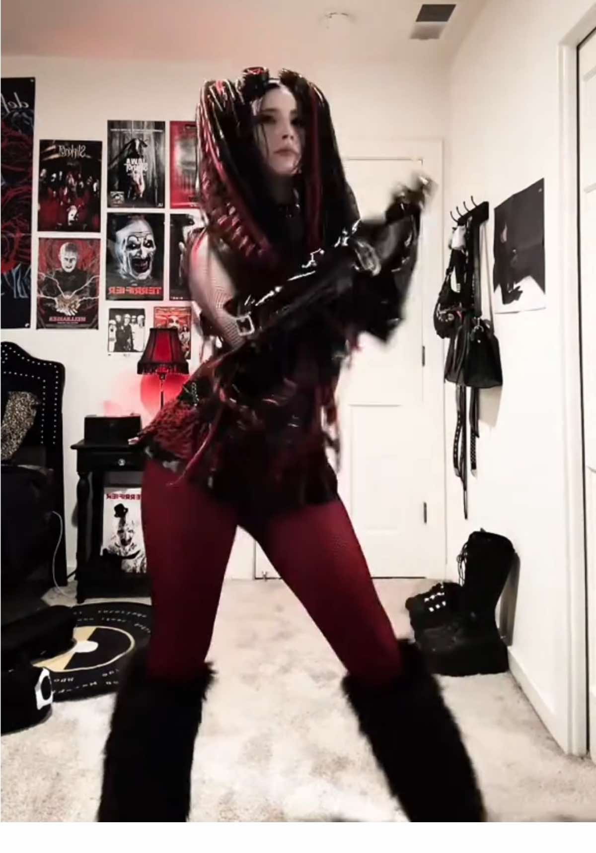 i’m actually dancing for once hi #cybergoth #industrialdance #alt 