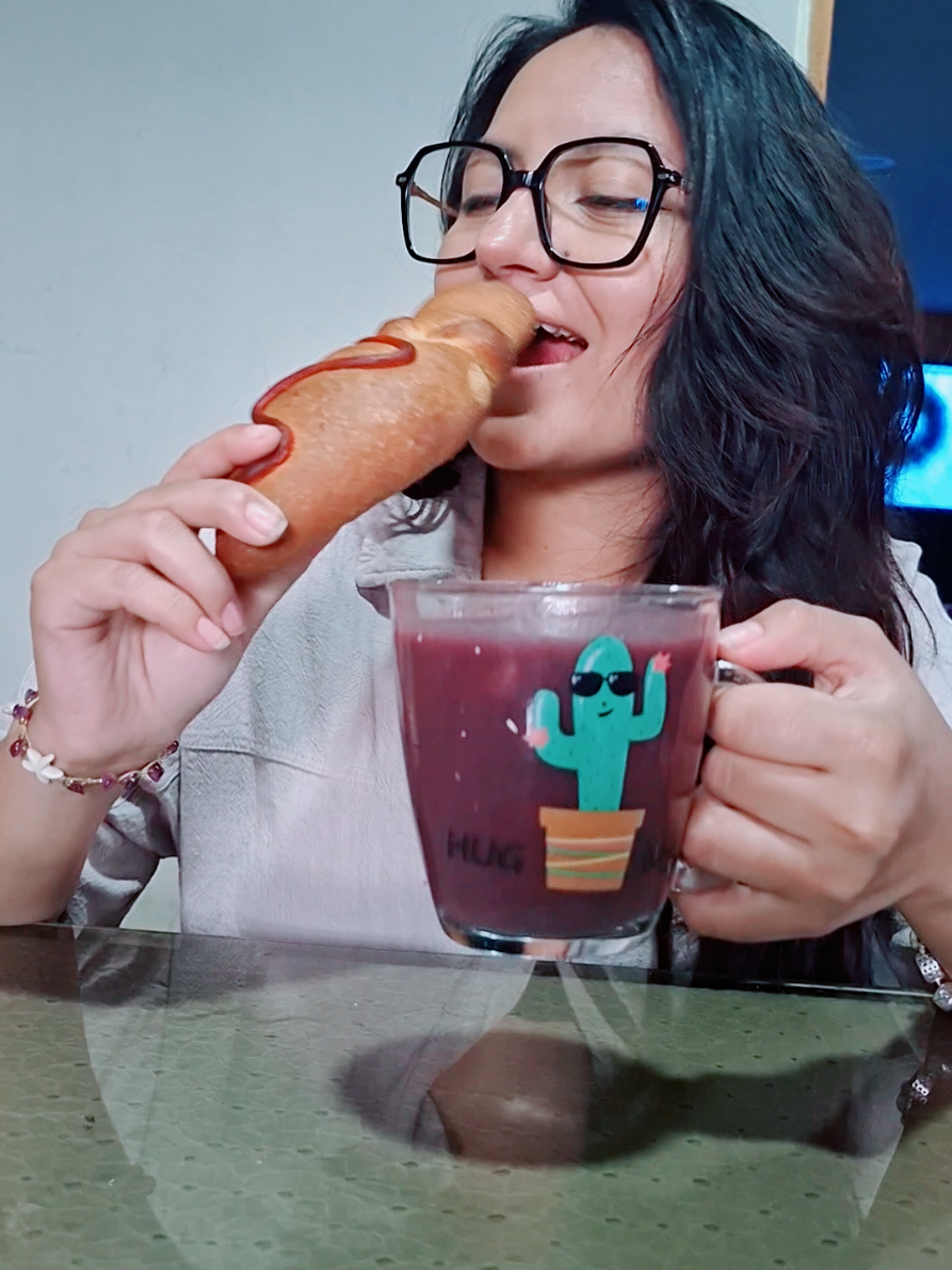 Todo en exceso es malo, menos 5 litros de colada morada 🥰 #coladamorada #feriado #guaguadepan #festividades #tradiciones 