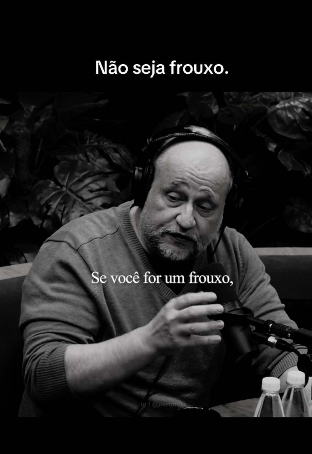 “Familiarizar aqueles em perigo com a ideia de que a resistência é possível já é extremamente importante — uma vez que isso tenha sido compreendido, até mesmo um punhado de homens pode derrubar o poderoso, mas desajeitado colosso.” —Ernst Jünger @PerOnore  #estoicismo #clovisdebarros #resiliencia #fyp #motivação 