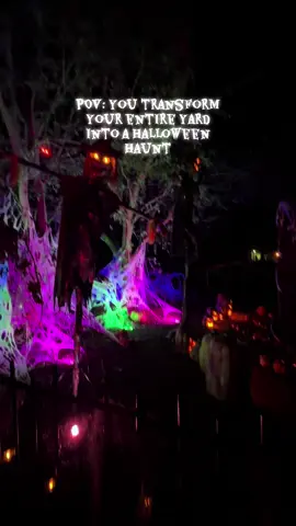 Completely in awe of my friend’s Halloween house - and she handmade almost everything! So crazy impressive #halloween #halloweenhaunt #artist #spooky #creative 