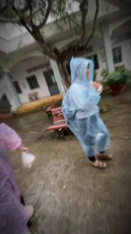 học mùa bão lũ #xuhuong #lovetiktok #kinhcung 