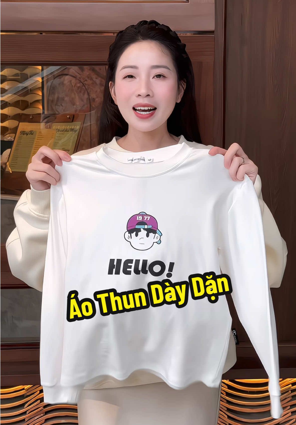 Mấy form áo thun thoải mái như này mặc đẹp, mà ấm lắm luôn ạ #aothun #aocotton #quanaothudong #mesanoi #quanaotreem 