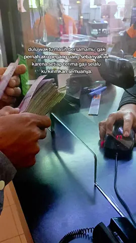 aku boleh gagal jadi suami, tapi aku gak boleh gagal jadi ayah. rumah yg aku punya boleh roboh, tapi aku pertaruhkan nyawaku agar istanah anaku tetap kokoh. #anakrantau #pejuangdevisa🇲🇨🇲🇾 #tkimalaysia🇲🇾🇮🇩 #fyp #foryou 