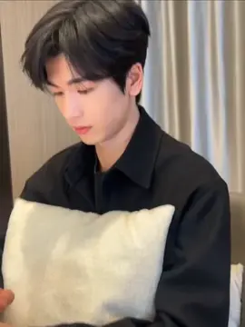 cute ហើយសង្ហារទៀត✨អត់ស្រលាញ់ឆ្កួតសុទ្ធ🫡🫶#zhanglinghe #zhanglinghecambodia #fanpage #Liuxiening_cambodia 