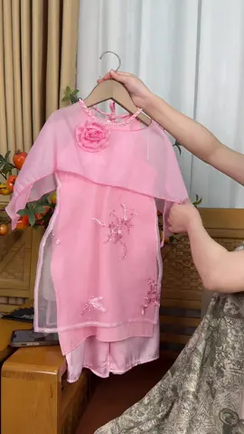 Áo dài cách tân cho bé iu