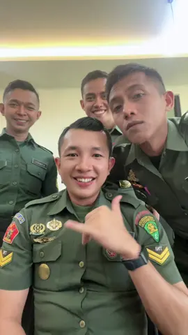 Lagi gacor!!😂tor monitor ketua✌️#fyp #gacorrr🔥 #tniindonesia🇮🇩 #foryou #serunyabelajar 