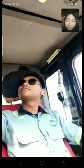 ternyata sebahagia ini sama yg skrg yaa.. hahahhaa loppp