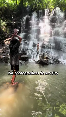Bali photographers are simply the best🙏🏼 #bali #kantolampowaterfall #solotravel 