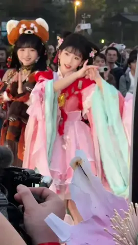 给我虎子哥看嗨了 #拈花湾#逆水寒奇妙夜#一秒踏入无锡的秋日浪漫 #奇妙派对穿搭挑战 