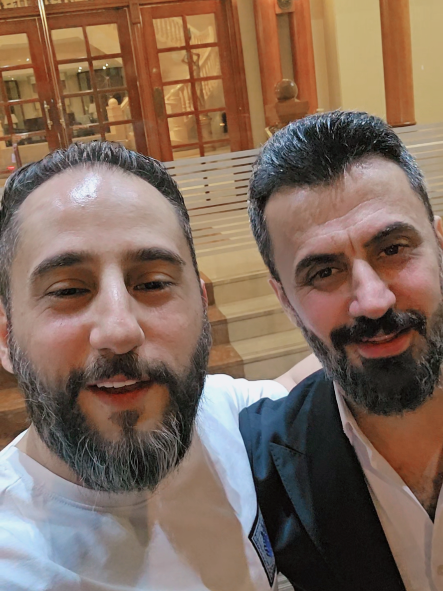 #كامل_يوسف @كامل يوسف  #اكسبلورexplore #دبي🇦🇪  ناس كتير قلدو مسكة مكريفونك  يسقط التقييم