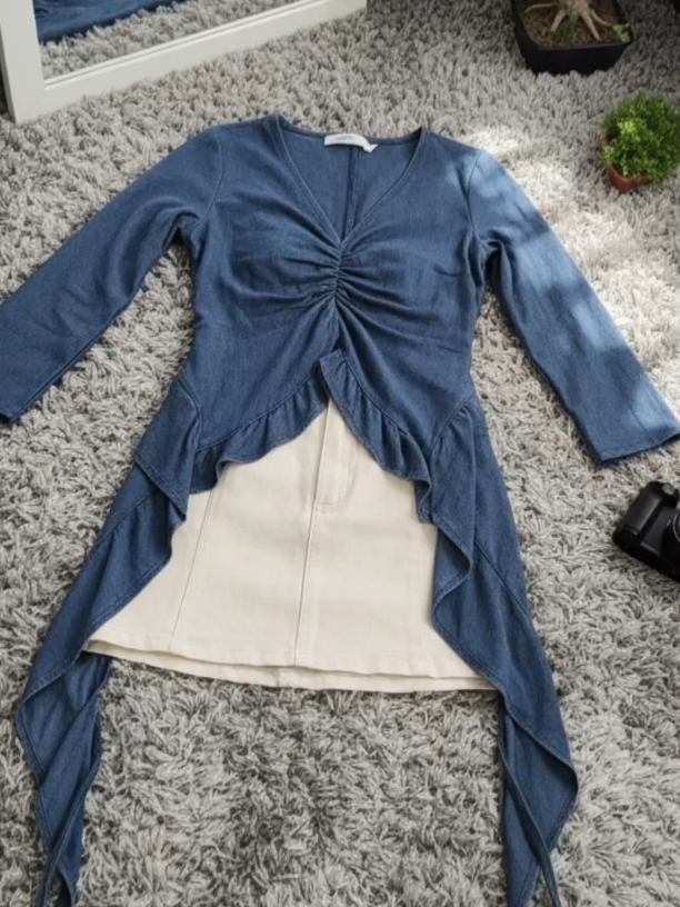 Buat kamu yang suka outfit simple tapi tetep classy, ini wajib di checkout sih #LiloTopKnit #AtasanWanitaKekinian #OOTDHarian #BajuKekinian2025 #RekomenBajuMurah