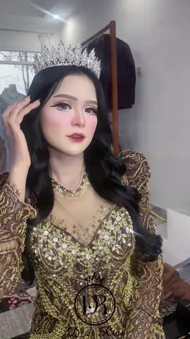 Ayoo masa ga mau weddingnya d makeupin sama dewi rias?😍#muasukabumihits #fyp #makeupartist #muasukabumi #muabogor #makeupwedding #transisimakeup 