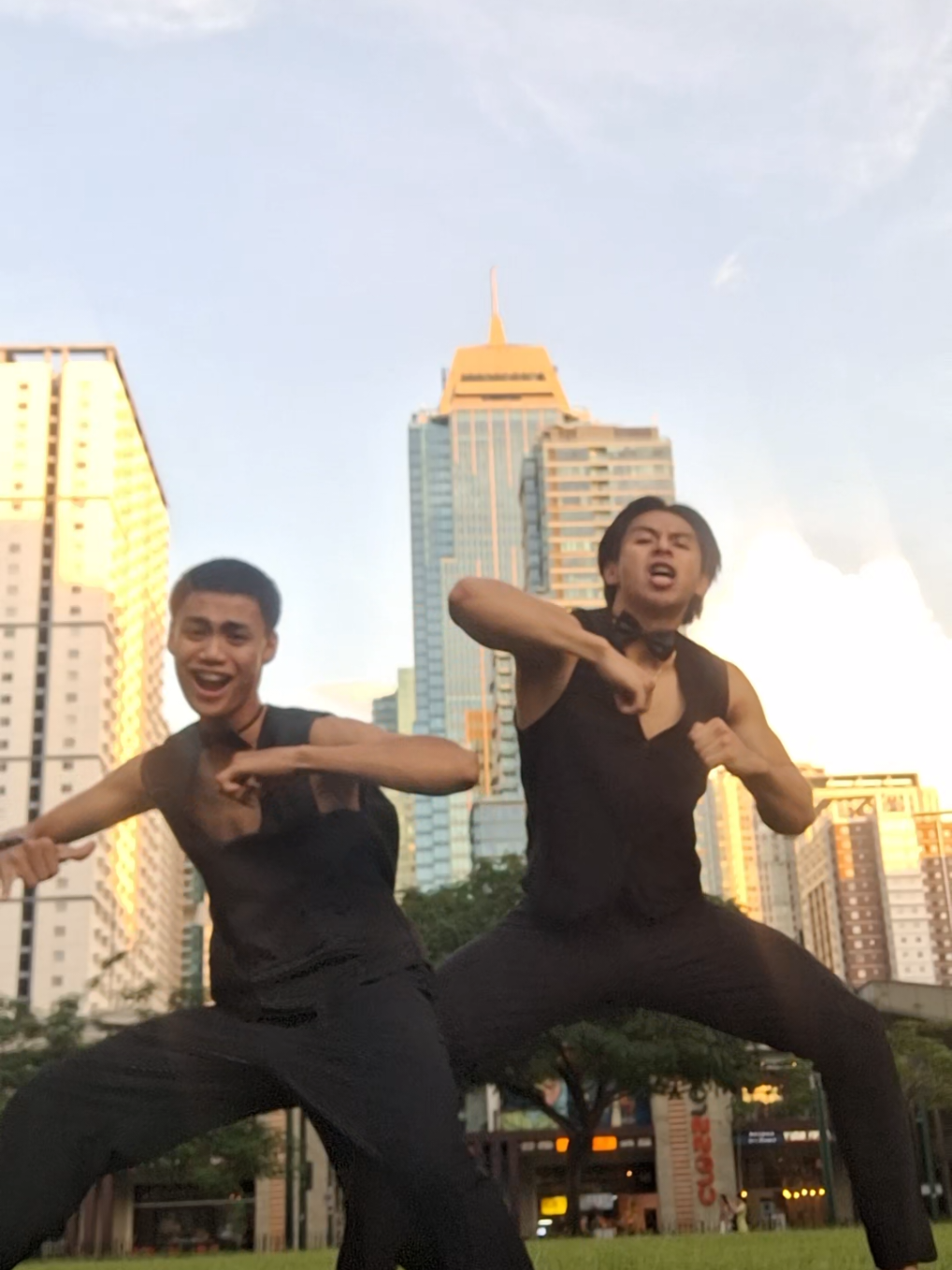 Magician for hire @tommytiangco__ 