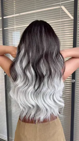 Funny blended right👻👻#clipinhairextensions #hairextensions #haircolor #hairstylist #hairstyle 