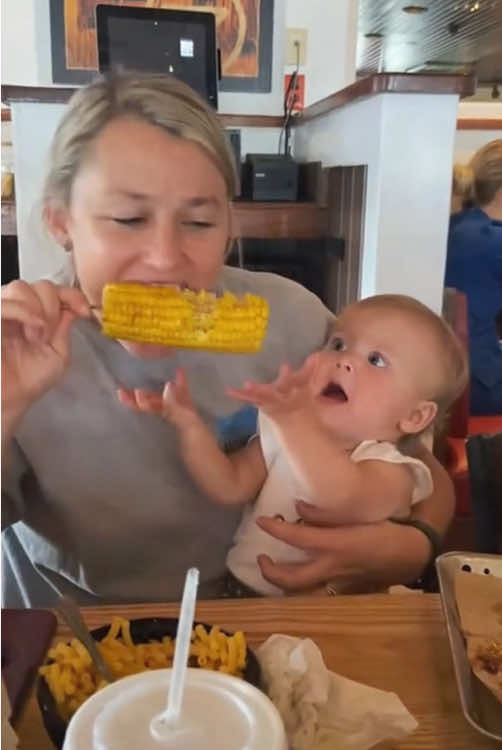 The funny reaction of the baby's meal🤣🤣#baby #funny #happy #funnybaby #foryou 