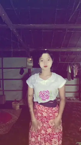 မလှလည်းကြည့်ကွယ်😁😘