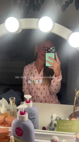 YAYYYY ITS CHRISTMASSS 🤗 #november #christmas #christmastimeishere #pajamaset #holidays 