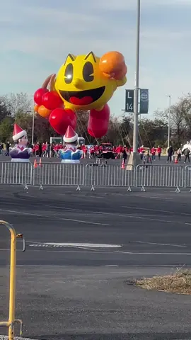 #pacman #macysthanksgivingdayparade #fun #balloons 😛