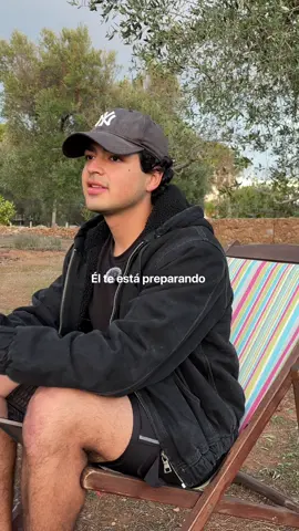 Dios te está preparando para algo grande, para algo mejor, afronta el momento… #crecimientopersonal #inspiración #dios 