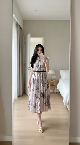 OOTD simpel pakai midi dress cantik ini. 😍 #OOTD #dressmotif #mididress #foryoupage #outfitinspiration 