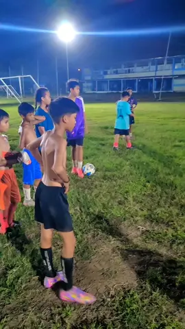 ตัวโน้ต​💛🖤#นักฟุตบอล​#ThaiLens #ถ่ายรูปฟุตบอล 