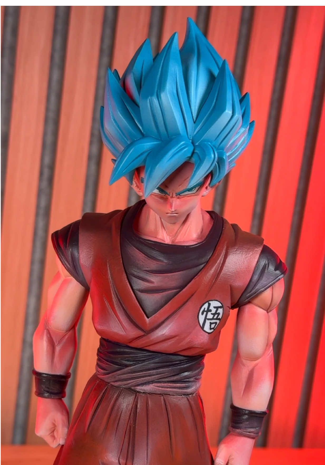 CUSTOM KAIOKEN Super Saiyan Blue Goku!  @GaahleriAirbrush @Bandai Toys & Collectibles I kitbashed a Gohan Grandista figure and a Super Saiyan Goku figure and took it even further beyond to make Super Saiyan Blue Kaioken!  MATERIALS I USED: FIGURE: 🕺🏻Grandista Ultimate Gohan: https://amzn.to/3Jst2Iu 🕺🏻Grandista Super Saiyan Goku 1.0: https://amzn.to/3Lcs17Y SCULPTING: 🤌 Apoxie Sculpt: https://amzn.to/3Y5kcoV PAINTS & APPLICATIONS: 🎨Gaahleri Kaleido Primary 24 Color Set: https://amzn.to/3UUghIA (💰10% OFF CODE: JONSHOBBY) 🎨 Gaahleri Kaleido 60ml KP101 Matte White Surface Primer: https://amzn.to/46l1KuQ (💰10% OFF CODE: JONSHOBBY) 🎨Vallejo Model Air Scorpy Green: https://amzn.to/48xHGs0 🎨 Vallejo Model Color Paint Set: https://amzn.to/44nd08N 💦 Vallejo Airbrush Thinner: https://amzn.to/4kvxjqR 💦 Vallejo Airbrush Flow Improver: https://amzn.to/4nNZq7G 💦 Vallejo Thinner Medium: https://amzn.to/4copaRF 💦 Vallejo Airbrush Cleaner: https://amzn.to/4kFZCmC ⎚ Vallejo Acrylic Matt Varnish Spray: https://amzn.to/44MCNYz 🎭 Acrylicos Vallejo 85 ml Liquid Mask: https://amzn.to/4kFIBcl PANEL LINERS:  🖌️Tamiya Panel Liner (Brown): https://amzn.to/3JITvhh 🖌️Tamiya Panel Liner (Black): https://amzn.to/4c4u1Hi TOOLS: 💨 Gaahleri GTS-06 Airbrush - get 10% off using my code!: 📌LINK: https://www.gaahleri.com/?ref=JonsHobbyRoom 💰10% OFF CODE: Jon 📌LINK: https://amzn.to/44TSGhG 💰CODE: JONSHOBBY 👨‍🎨Paint Brushes: https://amzn.to/3xXd4zM 👨‍🎨 Dry Brushes: https://amzn.to/3LV4YLY 🖌️Army Painter The Psycho Detaling Brush: https://amzn.to/3Gc4u4y 🧽 Pointed Q-Tips: https://amzn.to/3ysI6Qr 🔪 X-Acto Knife: https://amzn.to/4dlB0gB 🔪 Soldering Iron: https://amzn.to/3I2D561 🪛Sculpting Tools: https://amzn.to/3UHGefh 🪛 Silicone Sculpting Tools: https://amzn.to/40cXN9y 🏖️ Sand Paper Sticks: https://amzn.to/46i1yht 🔥Heat Gun: https://amzn.to/43b8njj BUSINESS INQUIRIES *No commissions*: E-mail: jons.hobbyroom@gmail.com #DragonBall #DragonBallZ #DragonBallSuper #anime #goku