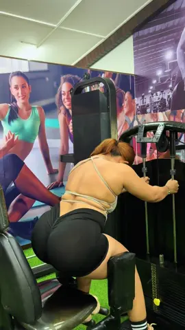 Celana pendek sudah model booty ya#celanabooty#glutes #celanapendekyogawanita #legingpendekgym#fyp 