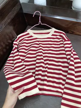 Áo len dài tay kẻ ngang trẻ trung