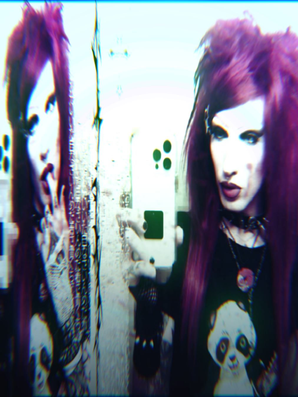 di3 with me enjoy the fame :P #pers #personal #moots #6arelyhuman #unflopme #sassyscene #4u #scenequeen #scenecore #xoxo #xoxokisseshugs #tiktok  @6arelyhuman