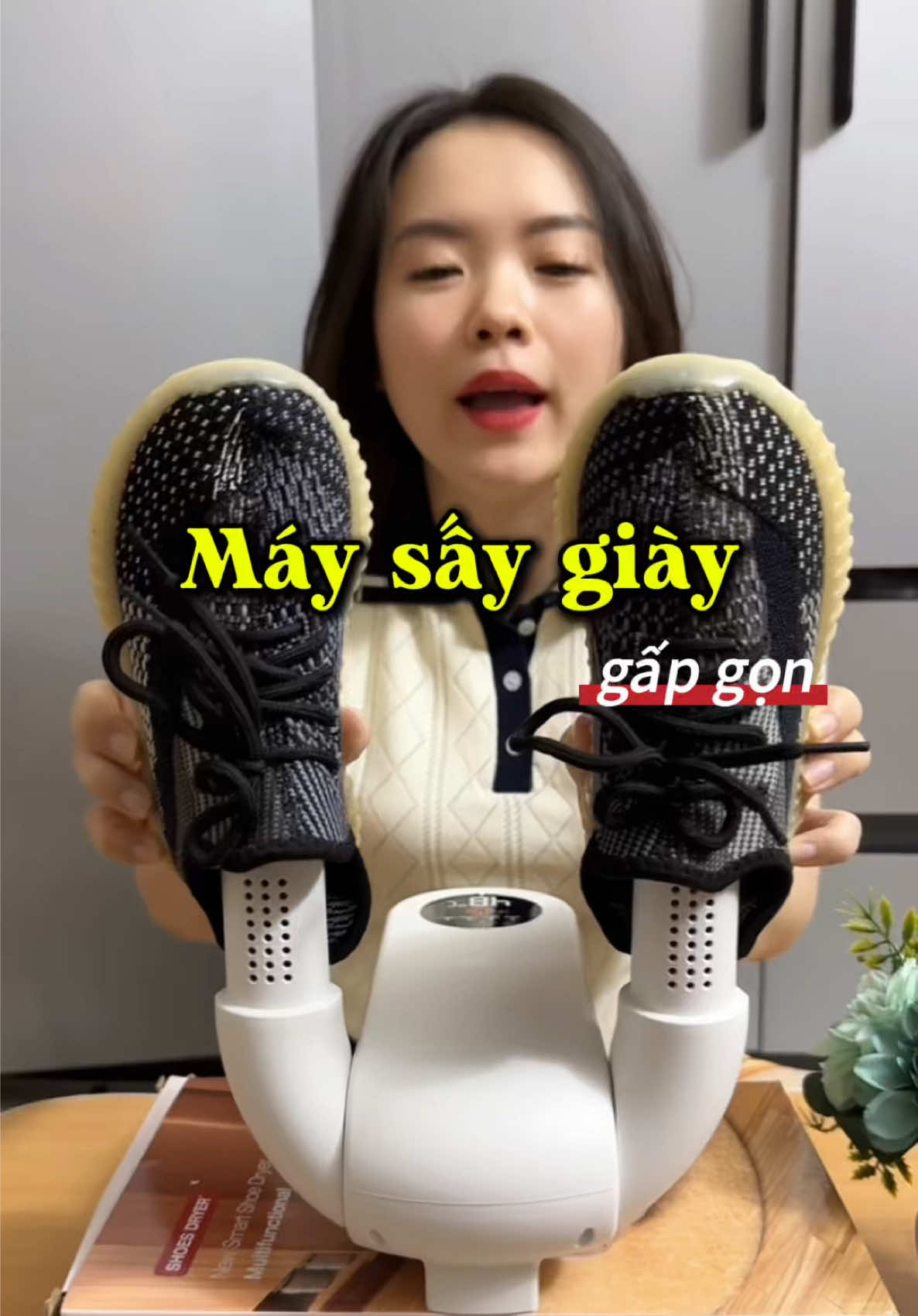 Mưa suốt thế này giày ẩm phải sấy nhé các bác. #maysaygiay #maysaygiaykhumui #dungtit93 