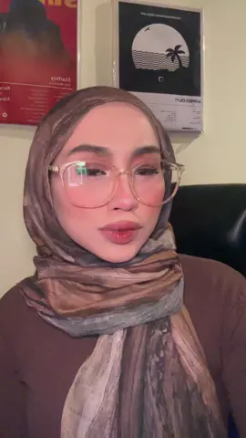 kita kembar la ada kumis yey