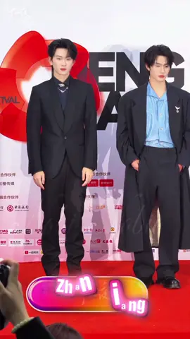 Lah kalian ngapain kok pada salting😅😅 #chentianxiang #zhangchi #aktorchina #aktorshortdramachina #doyinchina 