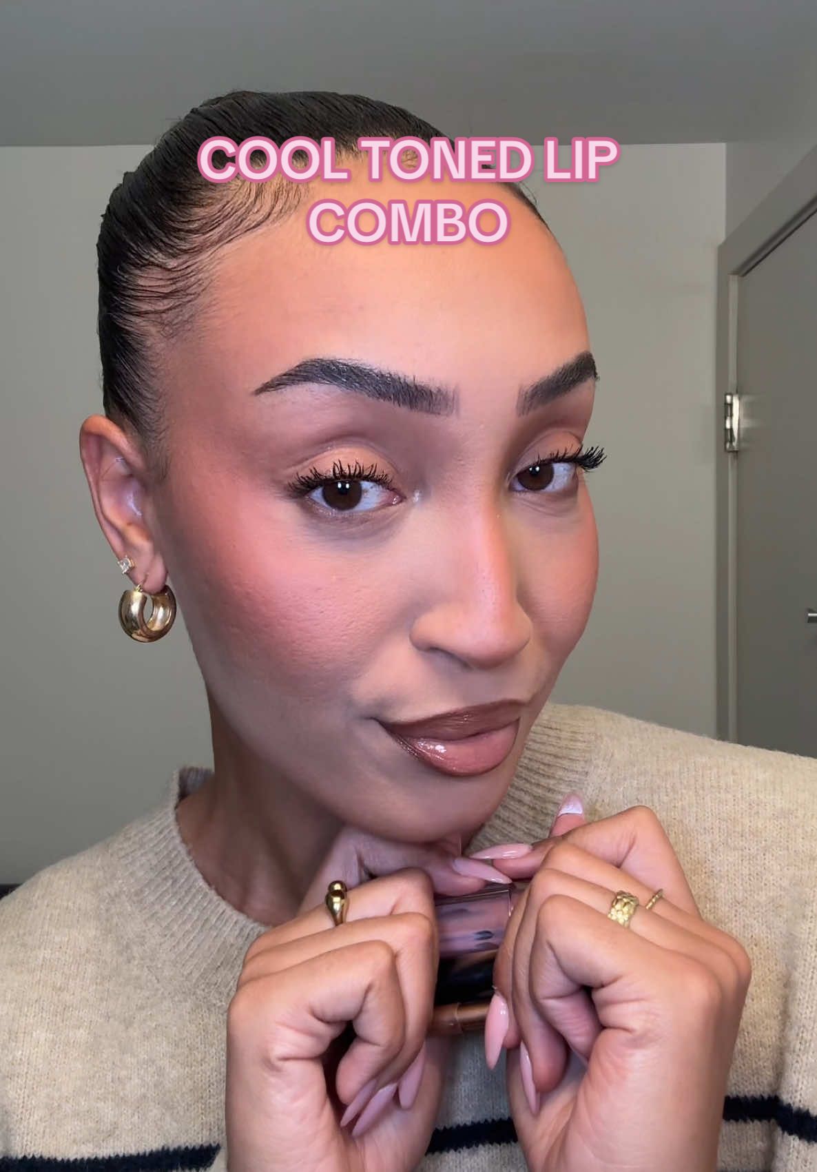 My first time trying the @Victoria Beckham Beauty posh lipstick! What do we think? #lipcombo #cooltonedmakeup #victoriabeckham #victoriabeckhambeauty #nudelipcombo 