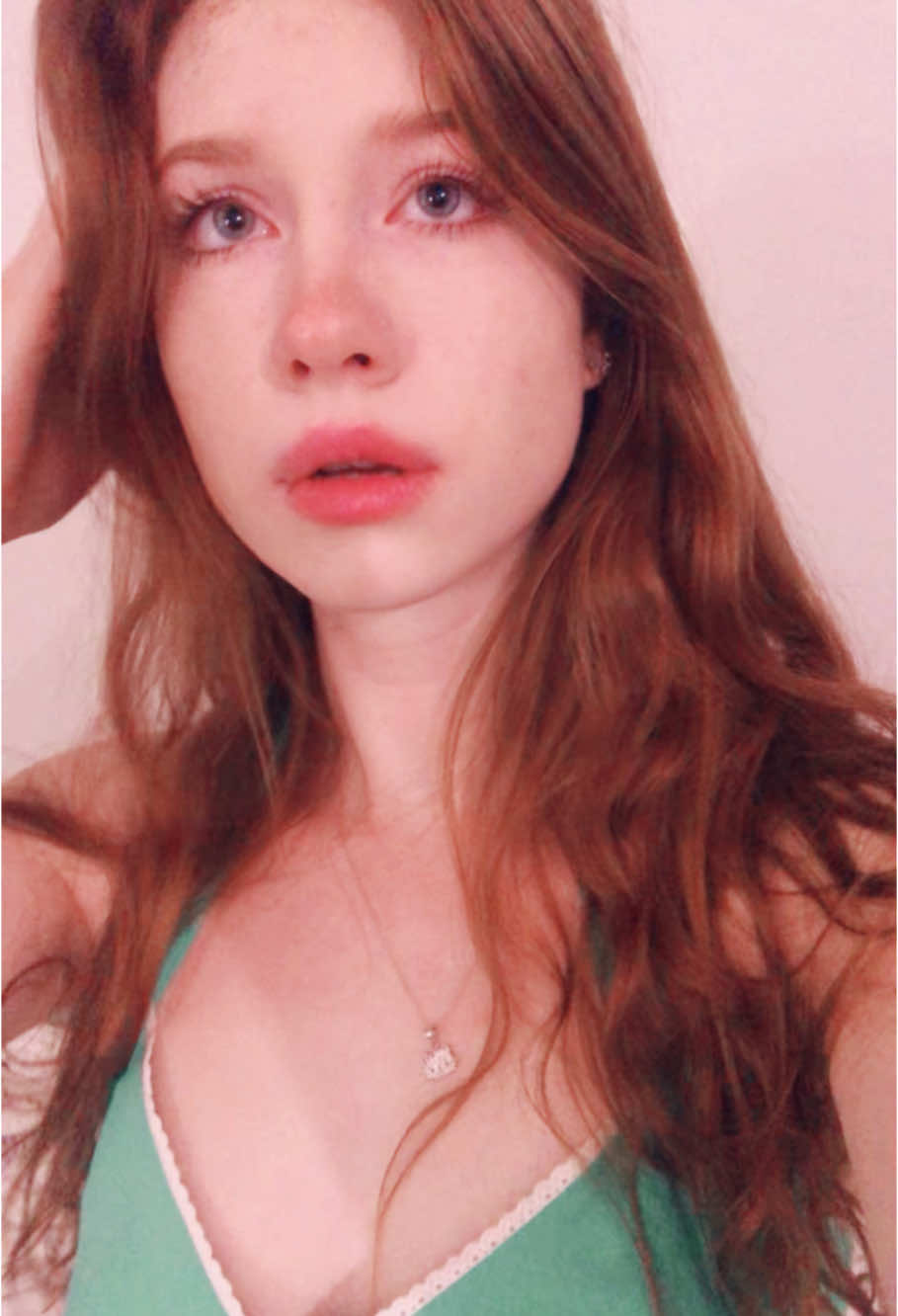 And i wont see u again… :( #fyp #redhead#vintage#green#50s#muah#kindnessmatters