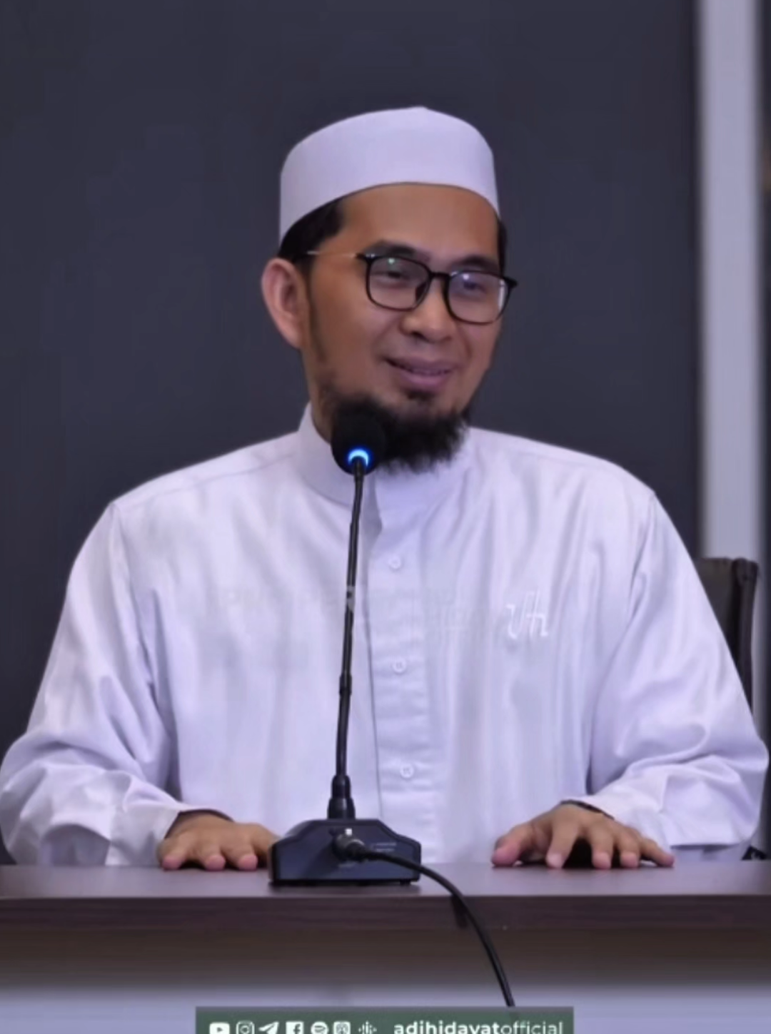 Sholat!! #sholat #ceramahpendek #ceramahislam #ustadzadihidayat #fyp 