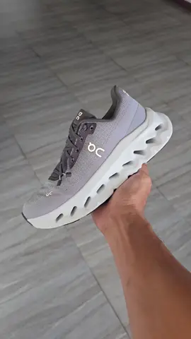 Stok terbatas  #ON #ONCLOUD #oncloudtilt #senikersku #oncloudrunning 