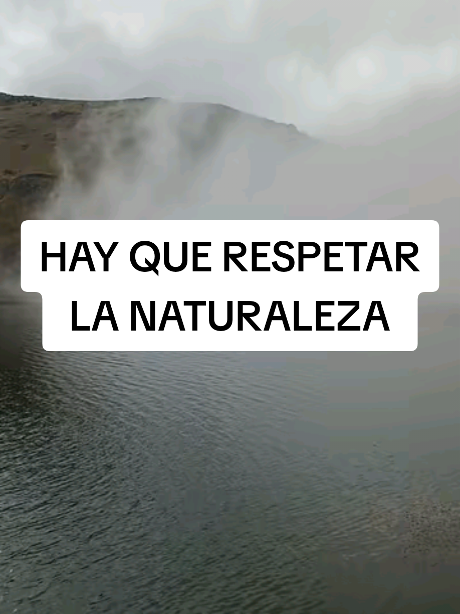 Siempre con respeto en el Parque Nacional El Cajas en Cuenca - Ecuador #parquenacionalcajas #lagunascajas #cuenca_ecuador🇪🇨❤ #lagunas 