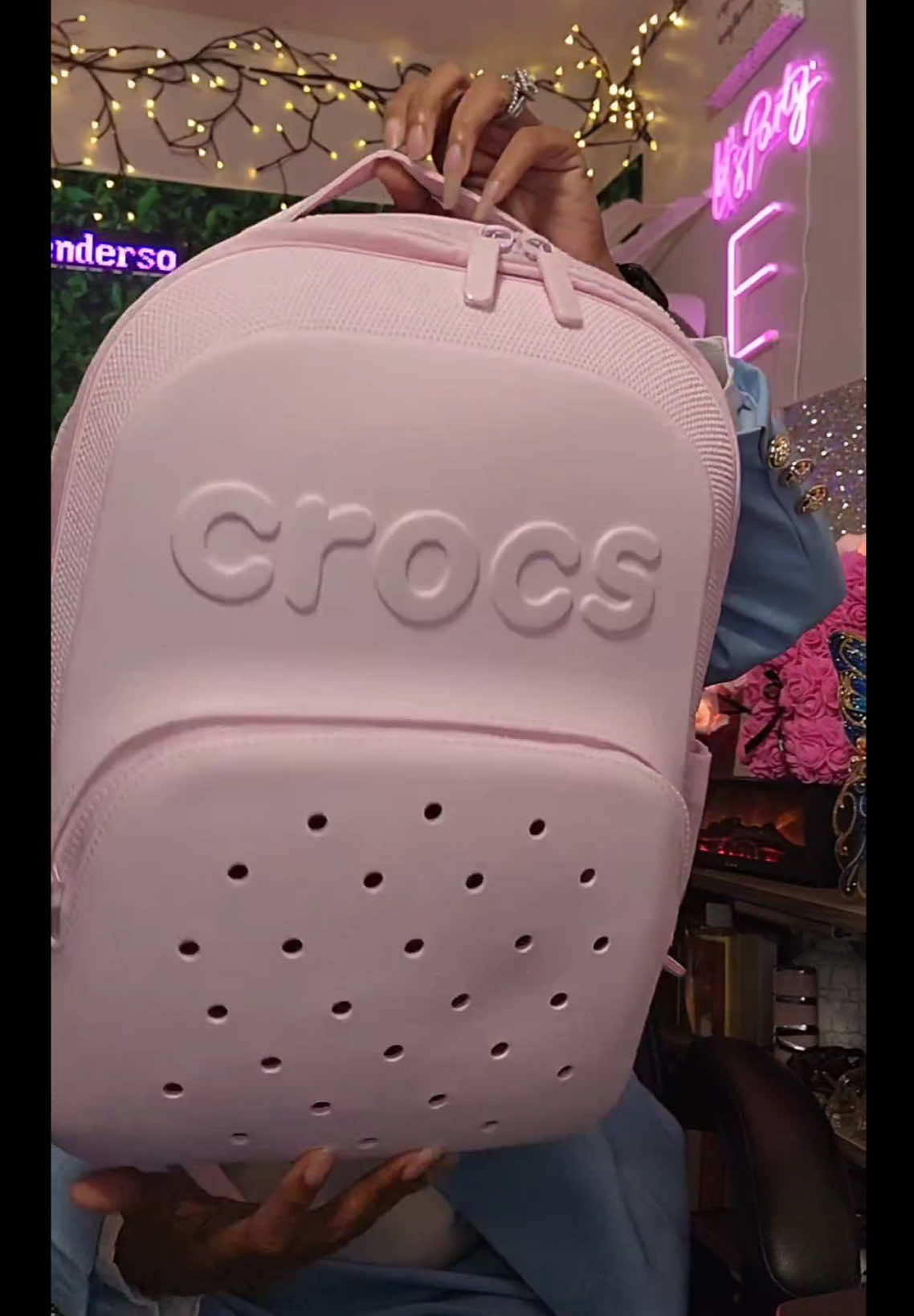 Crocs🤩 quality 😍backpack 🎒 🎁Quality backpack 💝CLICK THE CART 🛒Get yours now 🛍 #TikTokShopBlackFriday #TikTokShopCyberMonday#TikTokShopCreatorPicks#TikTokShopfalldealsforyou #FallFreshness 