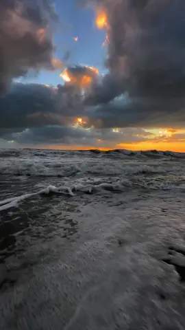 I love the sunset#ocean #africantiktok 