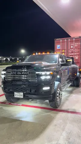 #foryoupage #contenedores #arribalacompañia #babydually #ram3500 