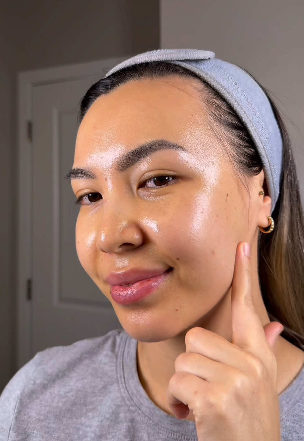 ✨Winter skin savior duo✨ Dry, dull skin? Not anymore 😍 I’ve been using S.Nature Aqua Oasis Toner + Aqua Squalane Moisturizing Cream, and my skin has never felt this soft and hydrated 💧 Perfect combo to keep your skin glowing even in winter dryness I received this product for free from Picky and S.Nature in exchange for my honest review🌨️ @S.NATURE US  #SnatureAquaSqualaneCream #SnatureAquaOasisToner #AquaSqualaneMoisturizingCream #AquaOasisToner #SqualaneMoisturizer