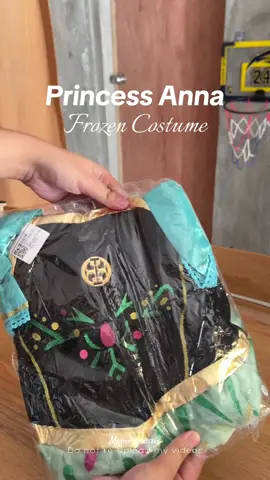 Perfect pang Halloween and birthday costume for girl! #costume #annafrozen #princessannacosplay #annafrozencostume 