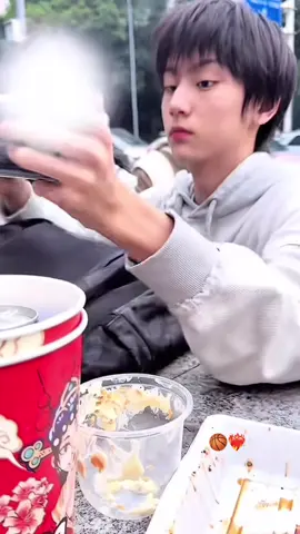 Dong dongមានពួកម៉ាកស្រីដែរតា៎នៀក😝🤍#liyudong #liyudong_李煜东 #tf家族练习生 #tffamily🇨🇳💫 