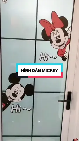 Có hình dán trang trí này nhìn cánh cửa dễ thương hơn hẳn #hinhdantrangtri #hinhdanchuotmickey #hinhdanmickey #danmickey #decor 