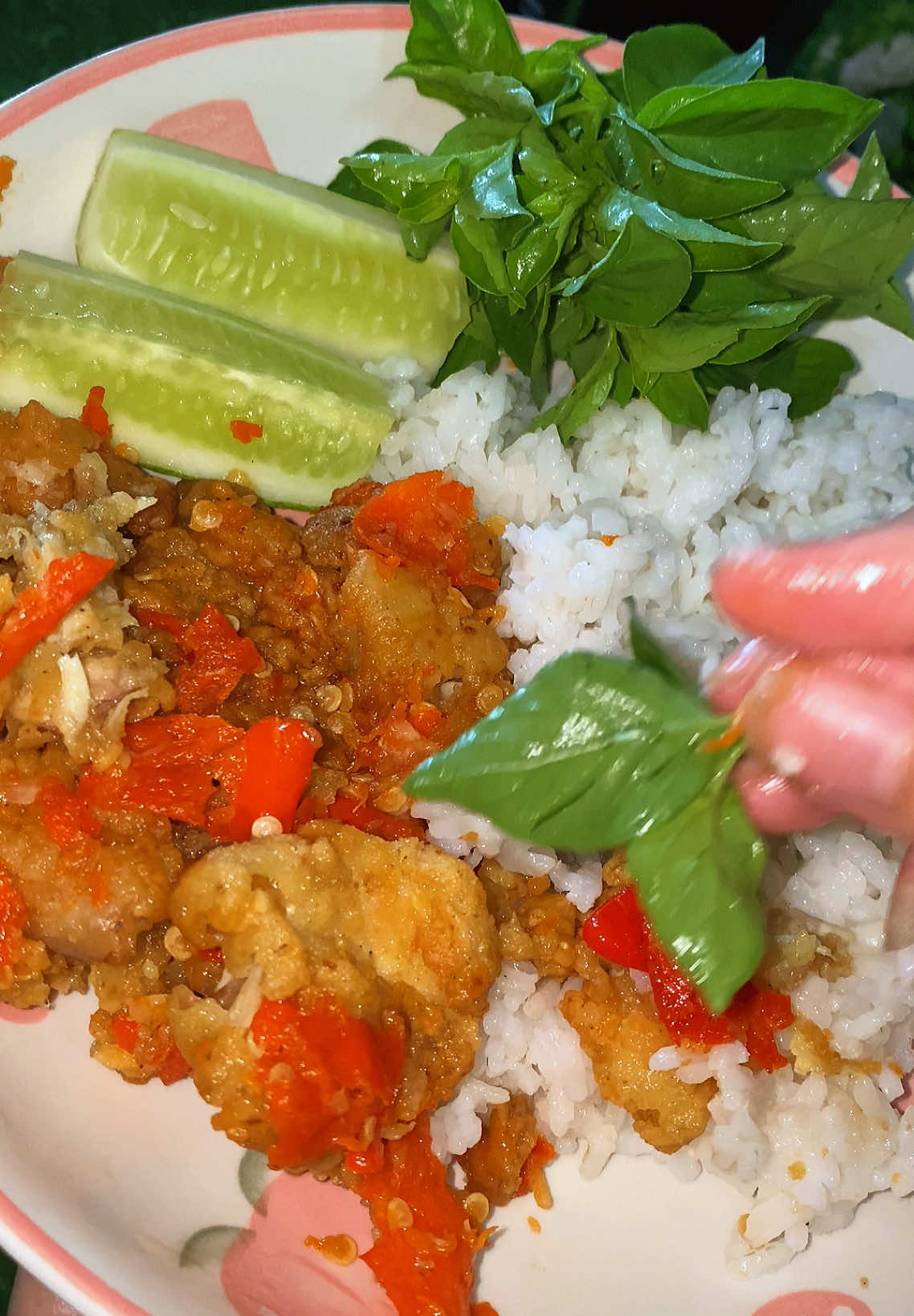 Ayam geprek sambel bawang 🤤.. #ayamgeprek #masakansimple #menusimple #sambelbawang #bikinngiler 